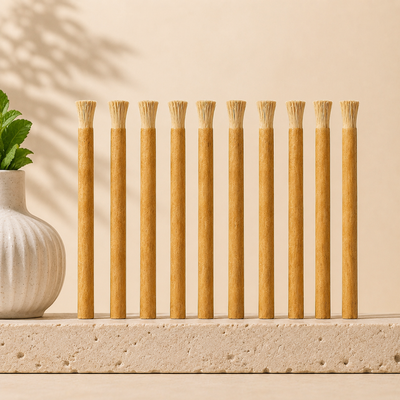 Premium miswak navullingen op travertijn — LOYAUTÉS kwartaalabonnement